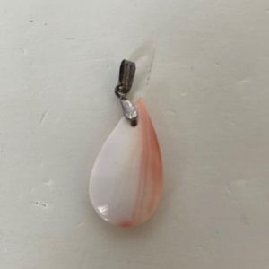 Z102- Vintage tear drop shaped pink shell pendant.